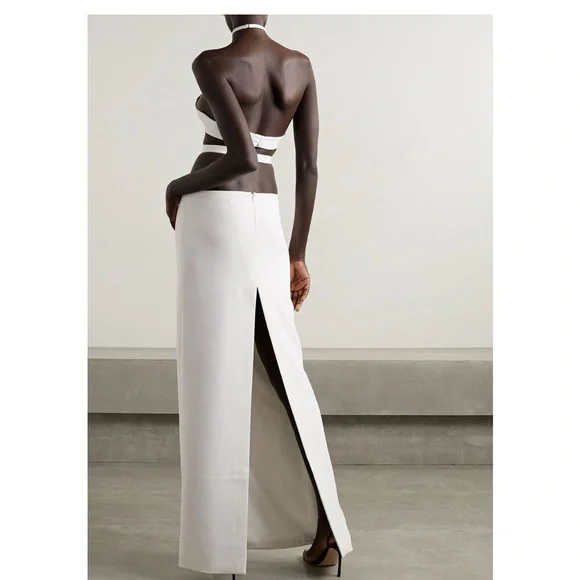 MONOT Elegant White Halter Dress - Picture 2 of 6